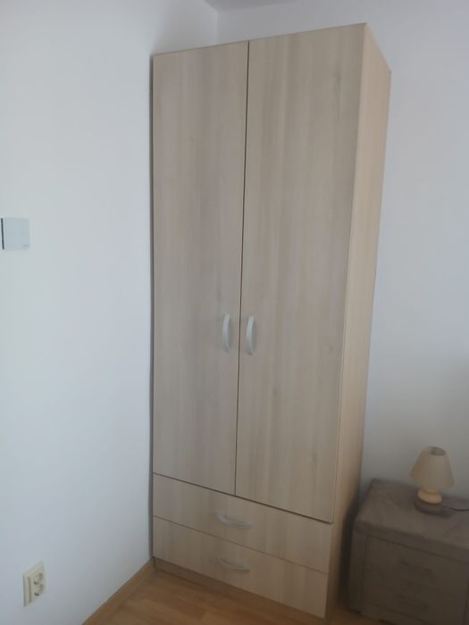 Vând dulap dormitor