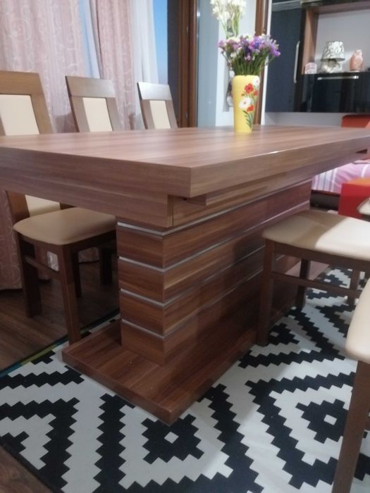 Masa dining extensibilă