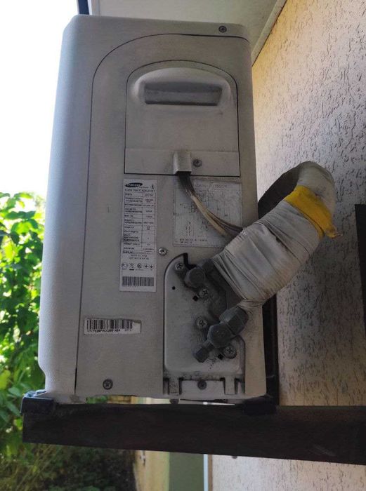 Кондиционер Samsung модель AQ12TSAX б/у в отличном рабочем состоянии.