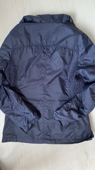 Дамска ветровка