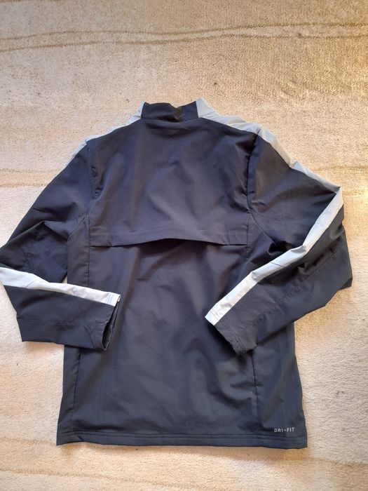 Nike dri fit мъжко горнище S размер.