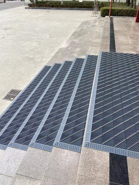 Покрытие для входной группы