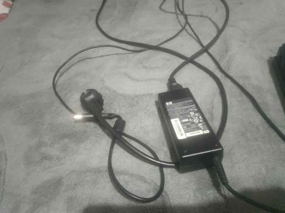 Vând laptop HP Compaq 6710b