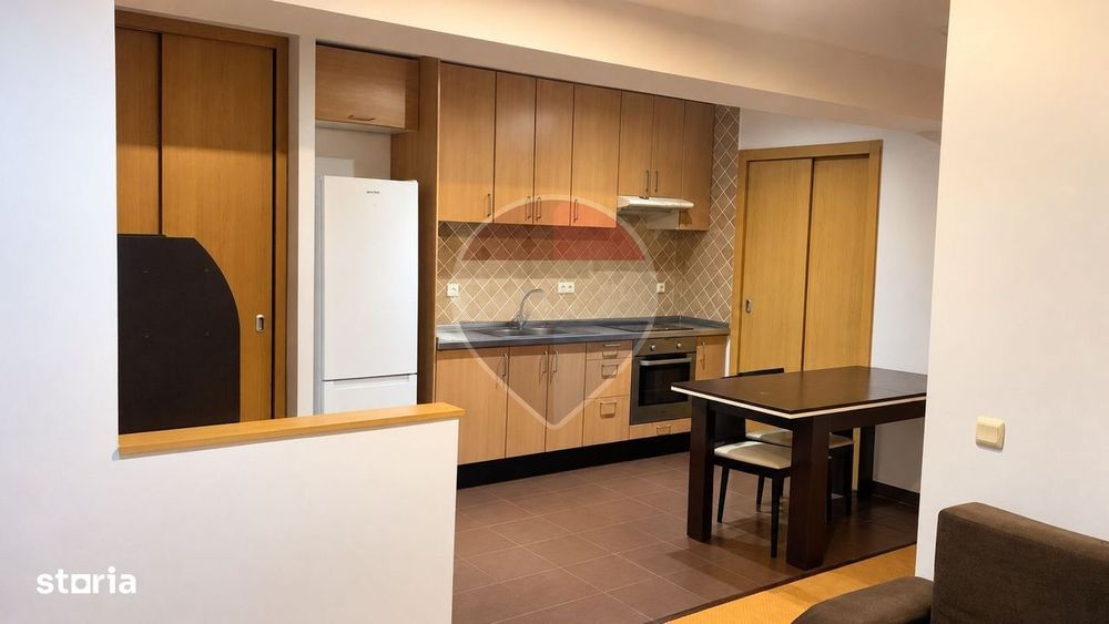 De vanzare, 3 camere Rin Grand