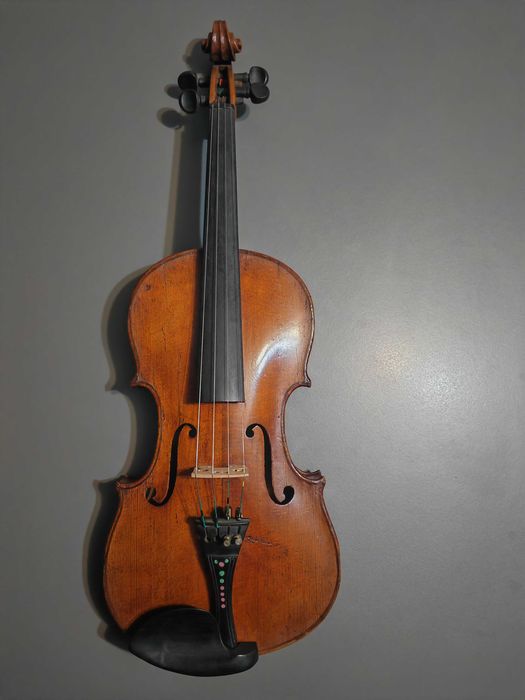 Vând vioara copie Antonio Stradivarius
