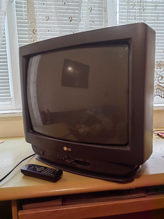 телевизори - "samsung" и "LG"  21 "