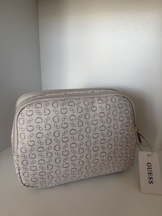 Guess несесер за козметика