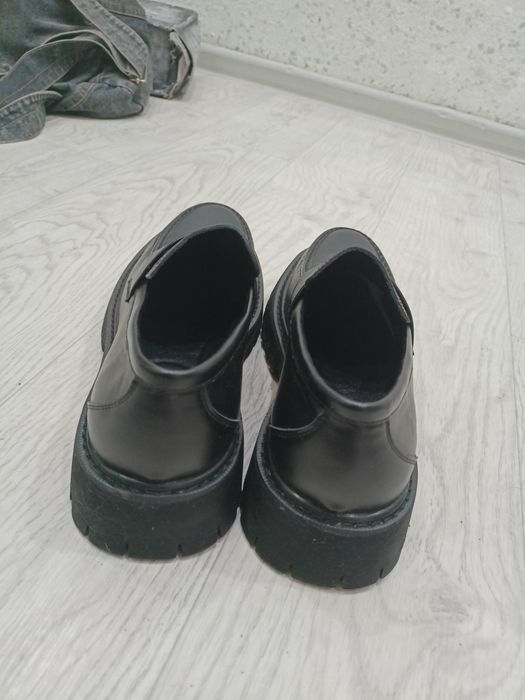 Новые мужские туфли