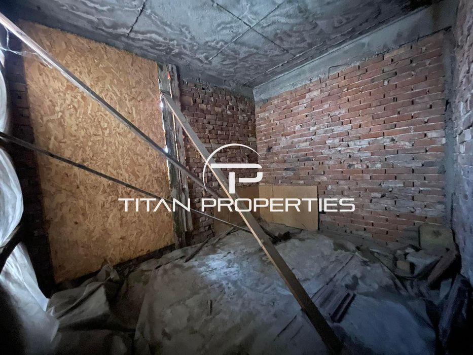 Продава се Четиристаен апартамент в Пловдив, Прослав - 352 кв.м за 232 €/кв.м - Снимка #2