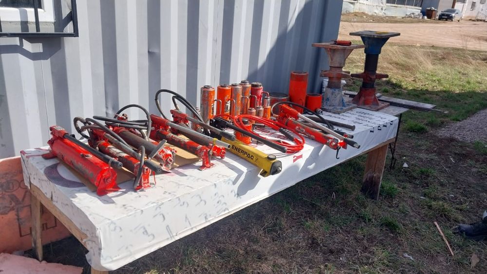 Домкрат  разные  продам