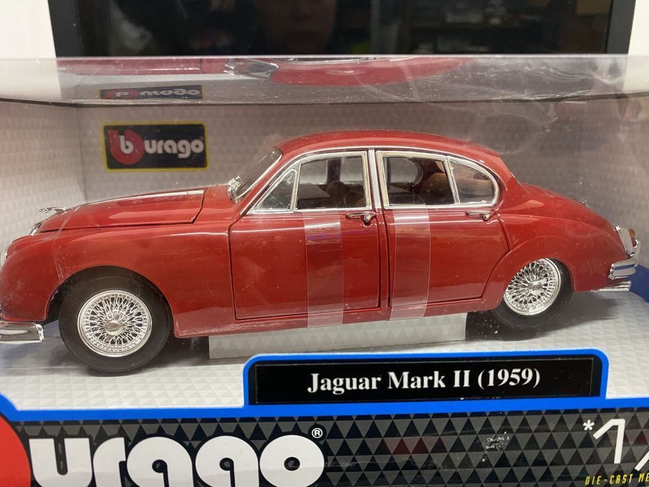 Bburago JAGUAR MARK II an 1959 machetă auto scara 1:18 full open