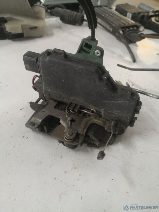 Broasca Usa Dreapta Fata Skoda Superb (3U4) [ 2001 - 2008 ] Oem 3B0837