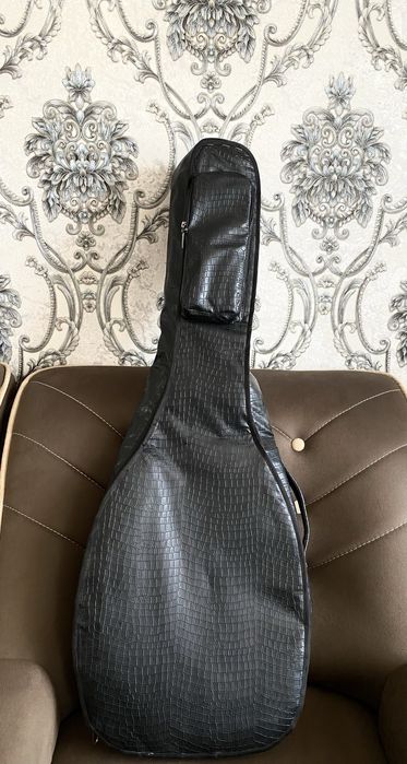 Gitara akusticheskiy