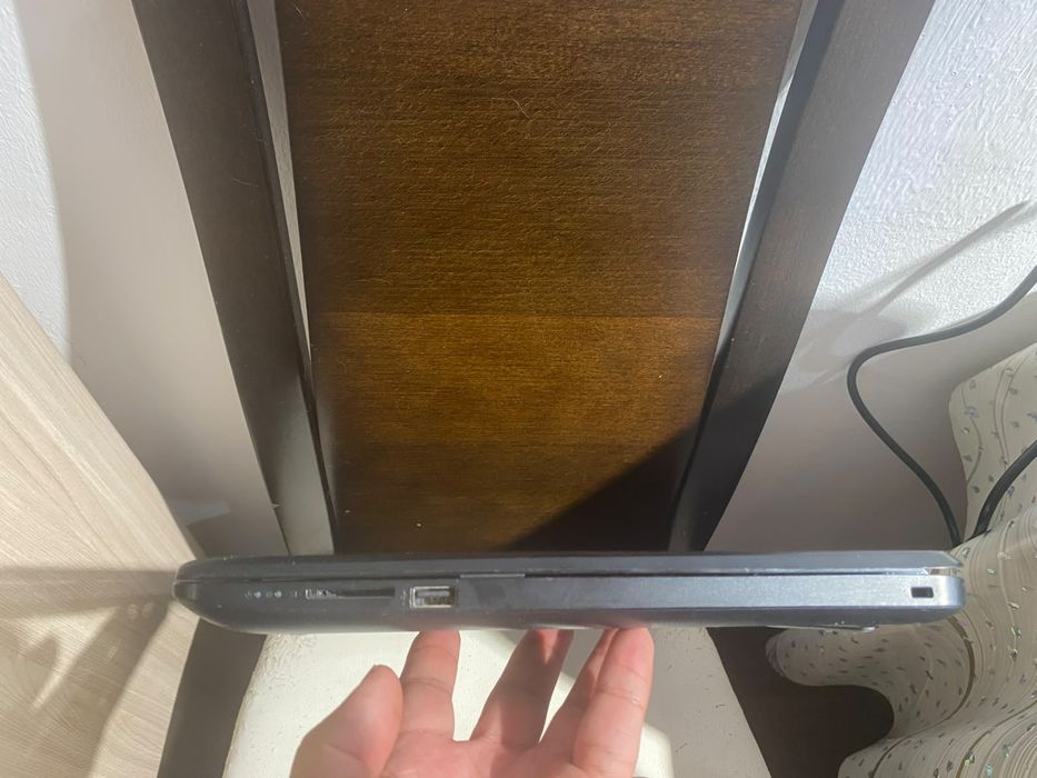 HP intel core i3-6006U/HD520 graphics