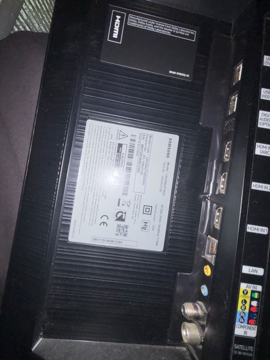 Samsung 43” UHD – jumătate ecran OK / jumătate defect