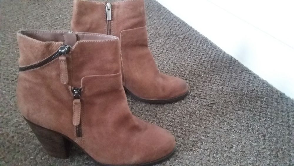 Ghete Vince Camuto
