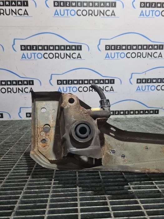 Trager Mitsubishi Outlander 2007 - 2012 SUV 4 Usi (931)