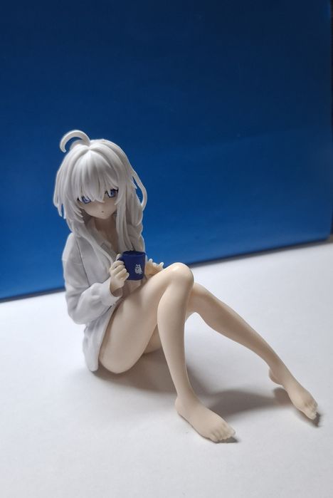 Аниме девушка,фигурка