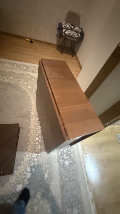 Продам стол книжка новый состояние отличное Абылайхана 274