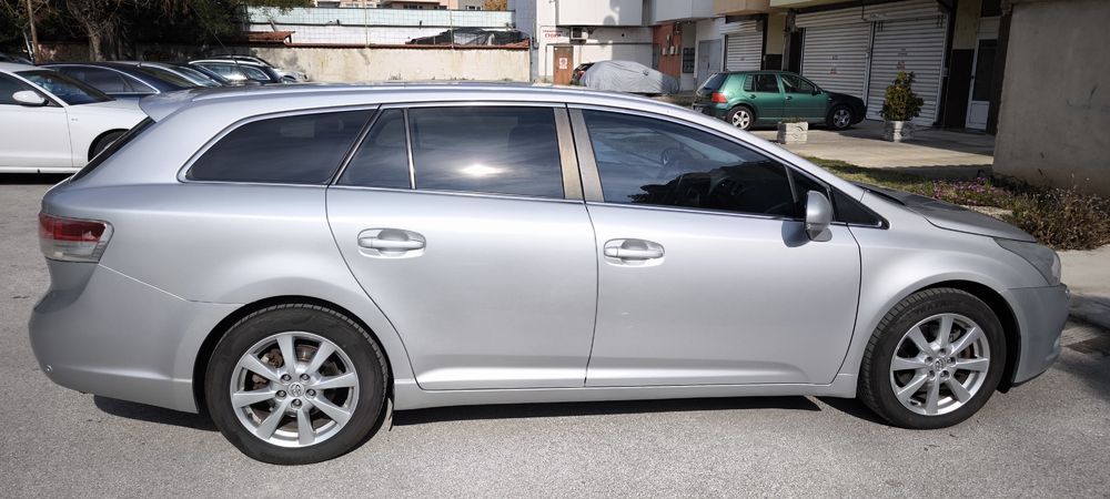 Продавам Тойота Авенсис D4D 150к.с