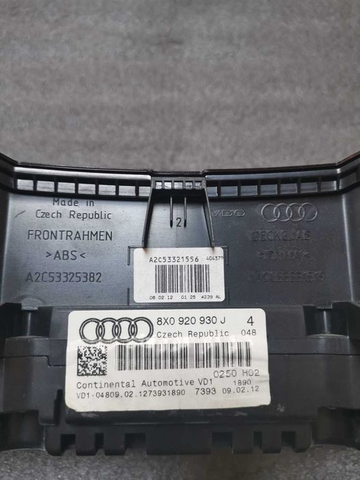 Ceasuri de bord Audi A1 8X, cod 8X0 920 930 J