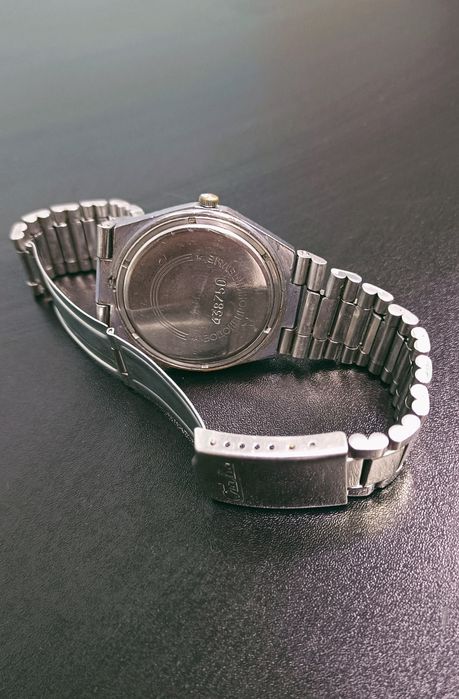 Слава кварц, на батарейке - часы СССР 80-тых годов