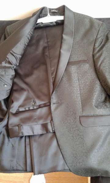 Мъжки черен костюм