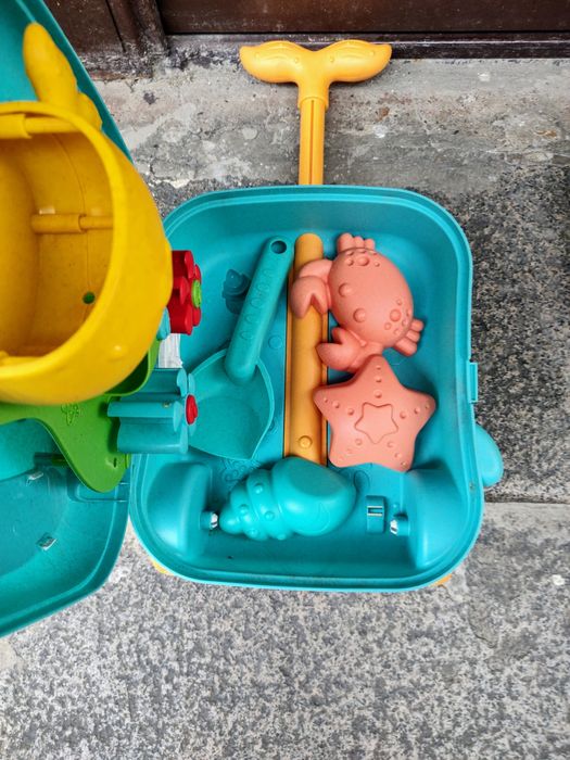 Chipolino кола за бутане/проходилка и куфарче с принадлежности за игра