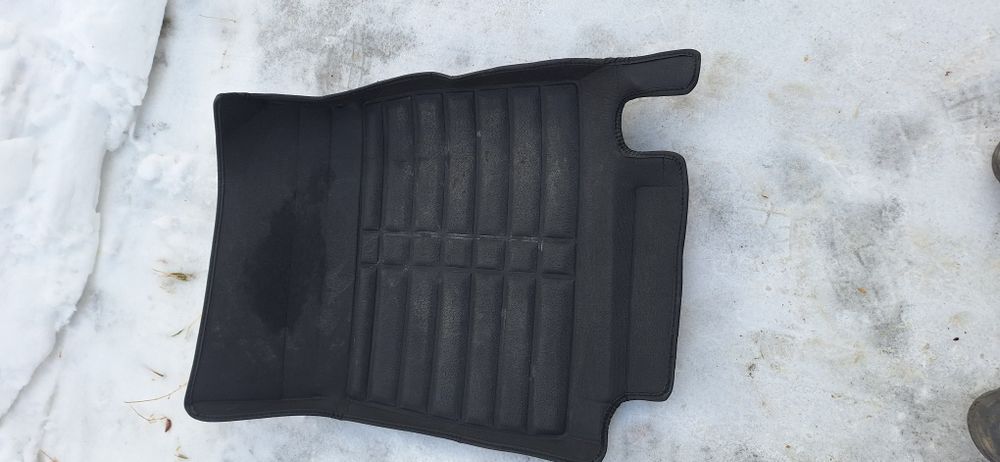 Продам коврики на  BYD