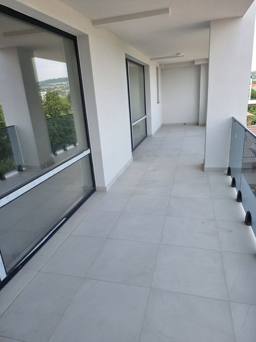 Apartament cu 3 camere strada Câmpina