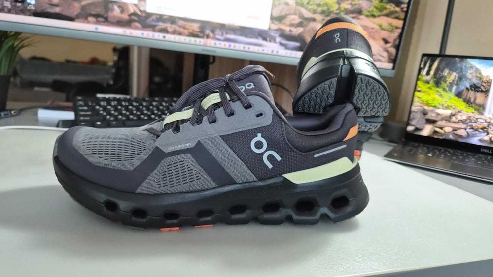 Оригинальные кроссовки ON Cloudrunner 2, размер: 40.5