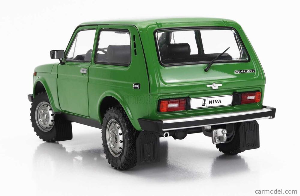 Модель ВАЗ 2121 1:18  масштаб