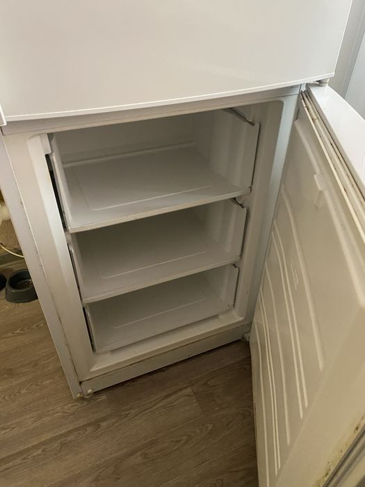 Продам холодильник Атлант