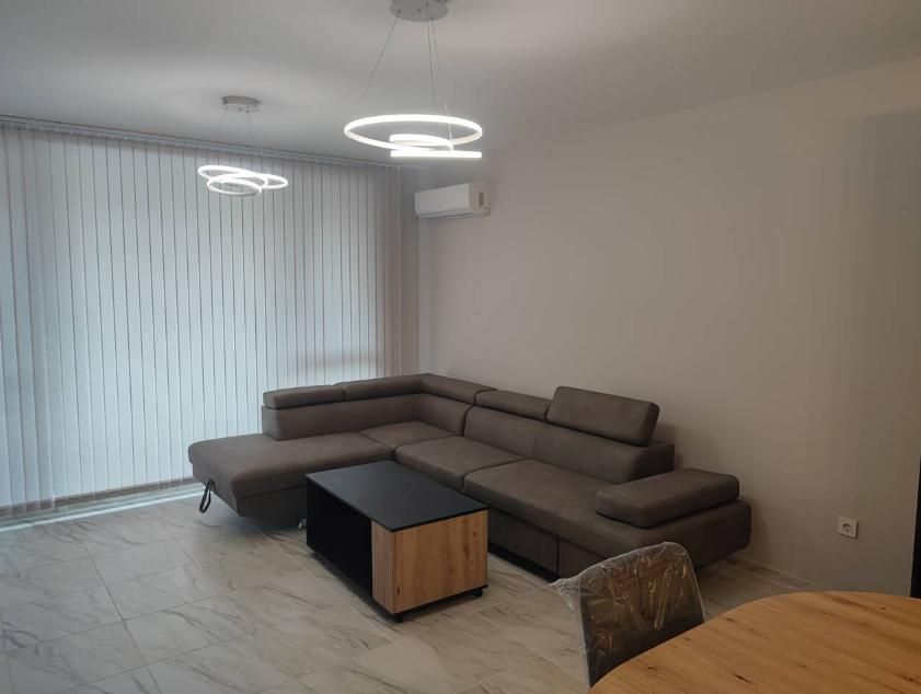 Дава се под наем Тристаен апартамент в Пловдив, Христо Смирненски - 105 кв.м за 765 € - Снимка #2