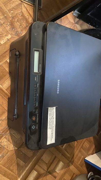 Телевизор марки Elenberg и принтер 3в1 Samsung