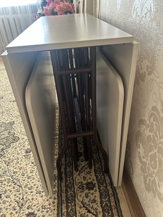 Продам стол трансформер почти новый