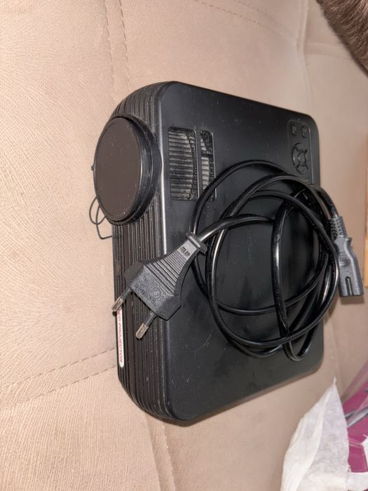 Проектор рабочии в хорошем состоянии