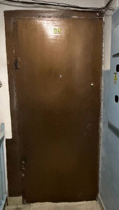 Металлическая дверь