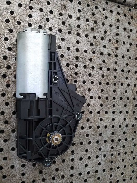 Motoras trapa bmw seria 5 f11 53169671501 67619127381