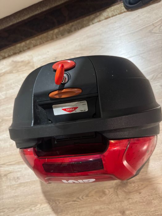 Top Box за мотор  Givi 30L