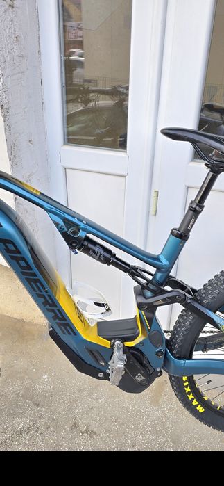 Bicicleta electrică full suspension