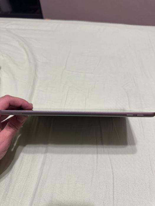 iPad 6th gen 128GB, 9.7 инча, 100% батерия