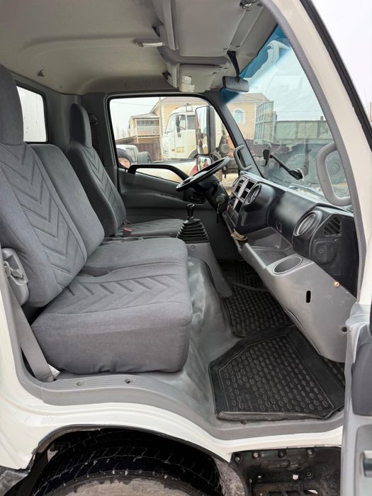 Грузовик Хино(HINO)