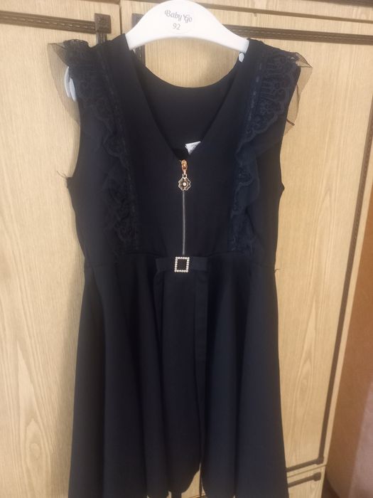 Продам школьную одежду