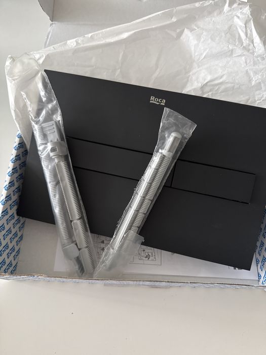 Бутон за вграждане тоалетна Roca matt black