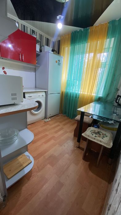 СДАЮ 1 комнатную квартиру ПОСУТОЧНО