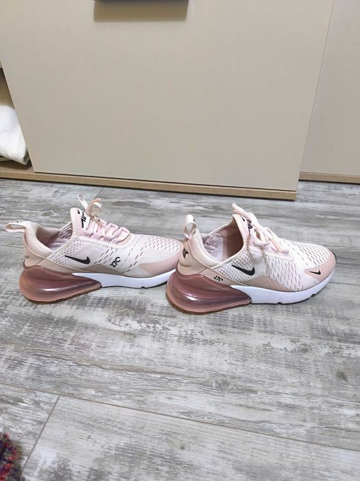 Маратонки Nike Air Max 270