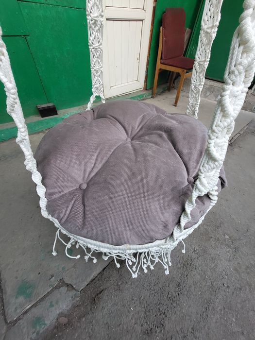 Качели ручной работы