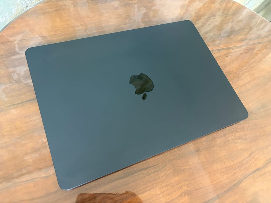 Macbook Air M5 13 24gb/1tb Midnight (1 oy ishlatilgan)