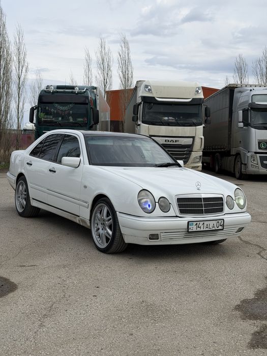 Mercedes Benz E240 W210